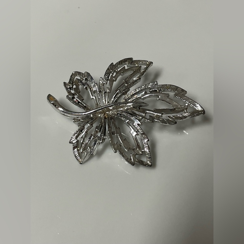 Maple Leaf Brooch Pin